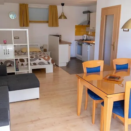 Hisa Taljat Apartmán *
